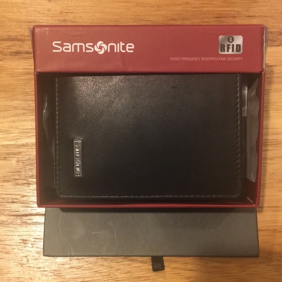 samsonite tri fold wallet